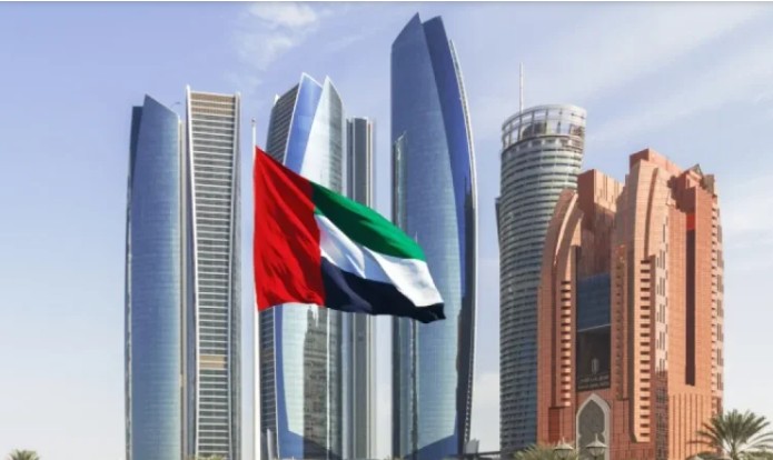 قتلى وجرحى إثر اعتراض صاروخ بالستي في أبوظبي